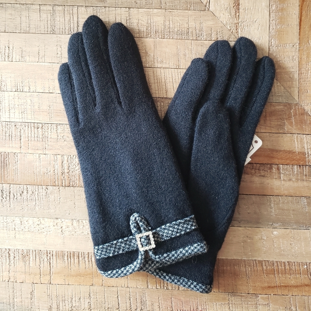 Pair of black gloves with cute grey design on top